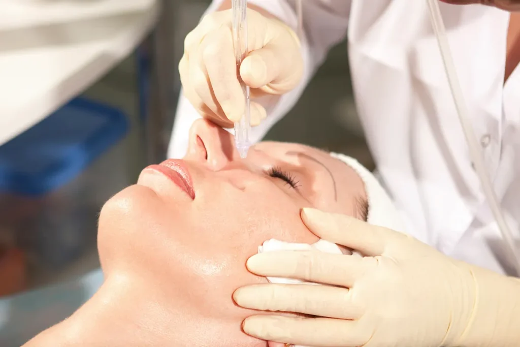 Advertencias sobre el Uso de Hialuronidasa en Estética: Riesgos y Regulaciones