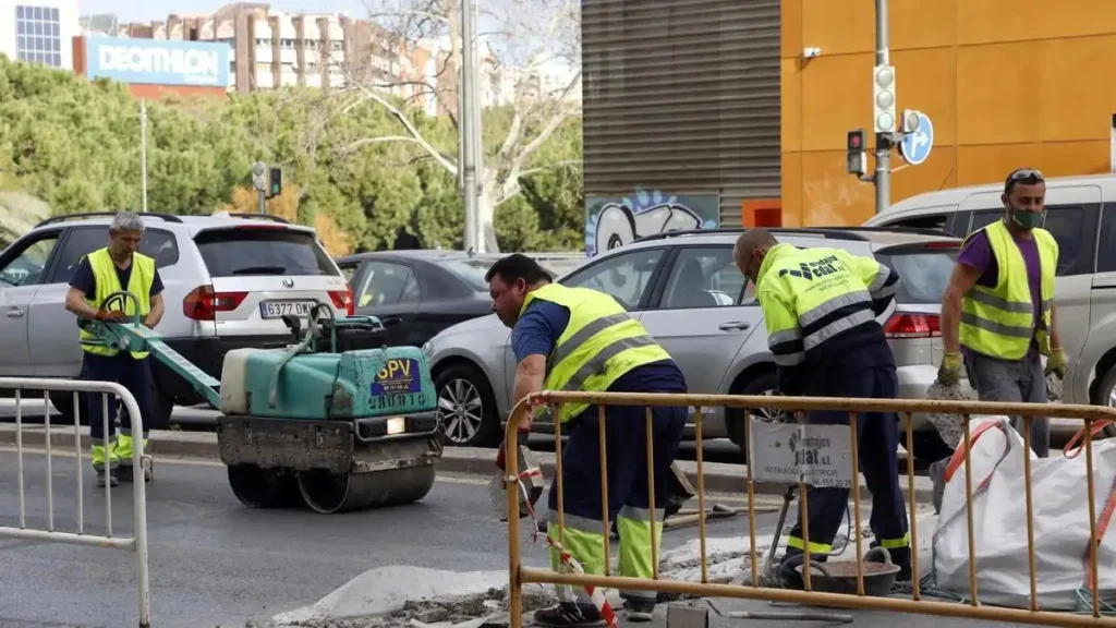 Accidente en València: Mujer gravemente herida por carretilla elevadora