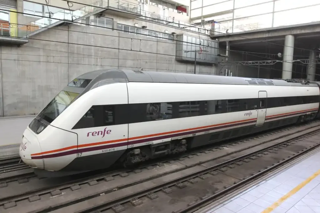 Alerta en la Línea de Ferrocarril València-Castelló por un Sospechoso Temblor