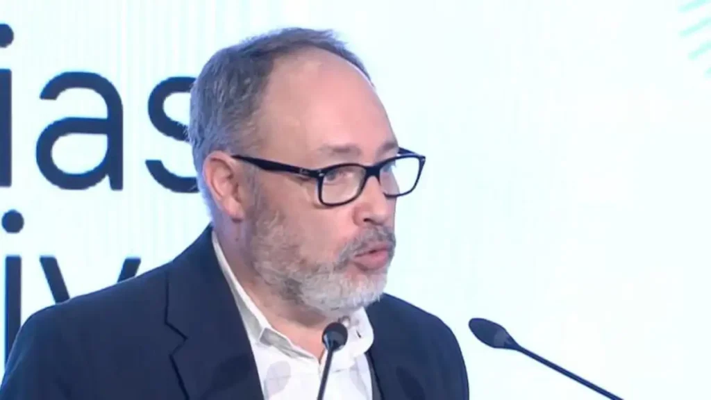Análisis de Temas Clave en la Conversación Ciudadana: Economía y Educación en el Centro del Debate