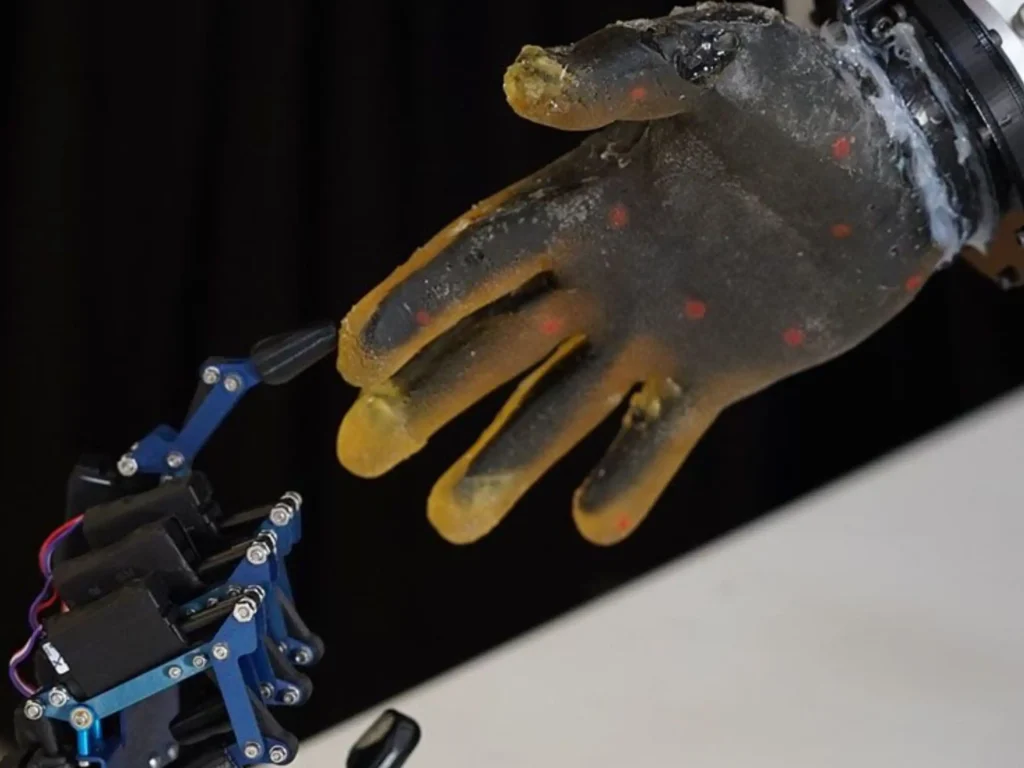 Avances en Robótica: La Piel Artificial que Permite a los Robots ‘Sentir’