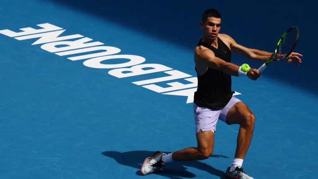 Carlos Alcaraz: Un Mes Decisivo para Conquistar el Abierto de Australia