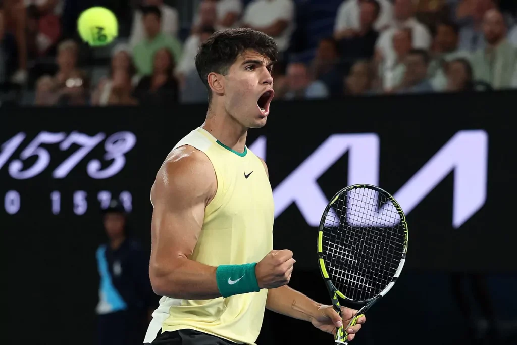 Carlos Alcaraz se prepara para un emocionante duelo en el Open de Australia