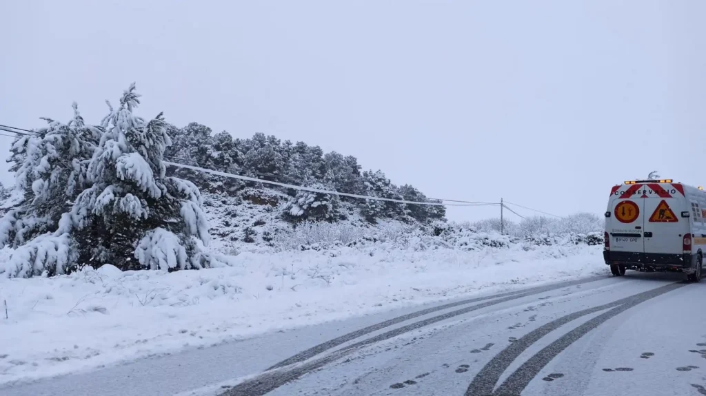 Condiciones Meteorológicas Adversas en la Comunitat Valenciana: Avisos Amarillos por Viento y Nieve
