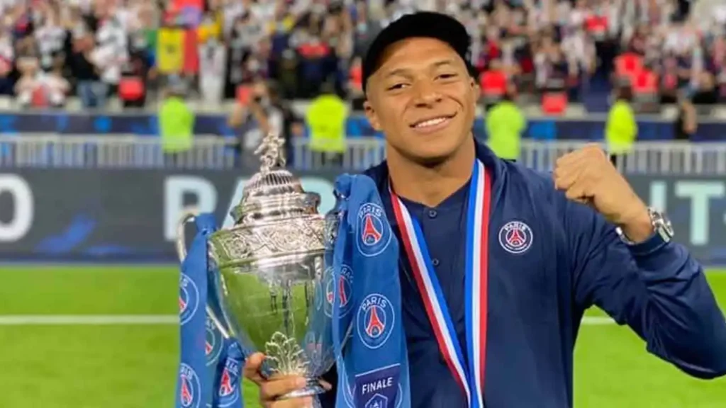 El Conflicto Legal entre Kylian Mbappé y el PSG: Un Caso Sin Precedentes