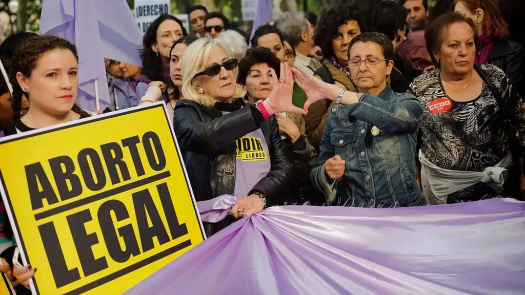El Derecho al Aborto en la Constitución: Un Paso Hacia la Autonomía de las Mujeres