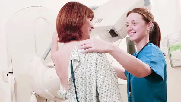 El SES Convoca a Más de 8,000 Mujeres para Mamografías en Enero de 2026