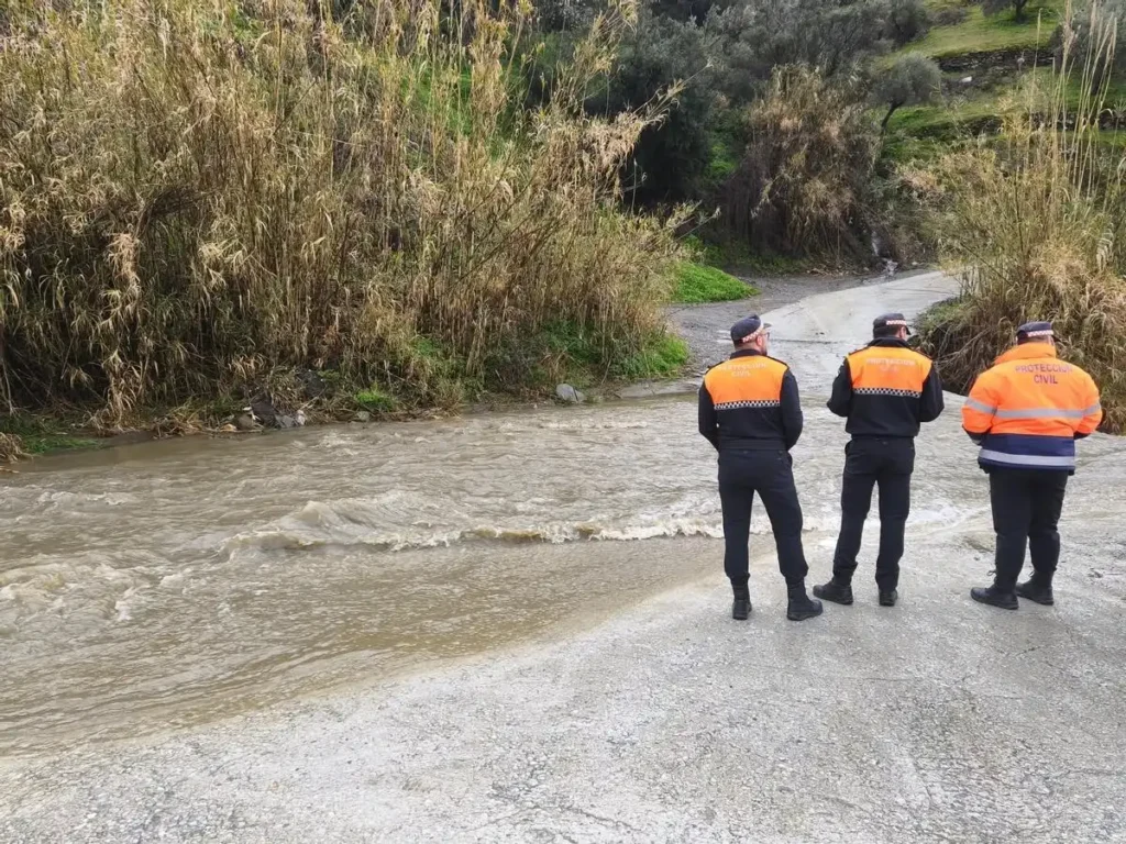 Intensa Búsqueda de una Mujer Desaparecida en el Río Turvilla de Málaga
