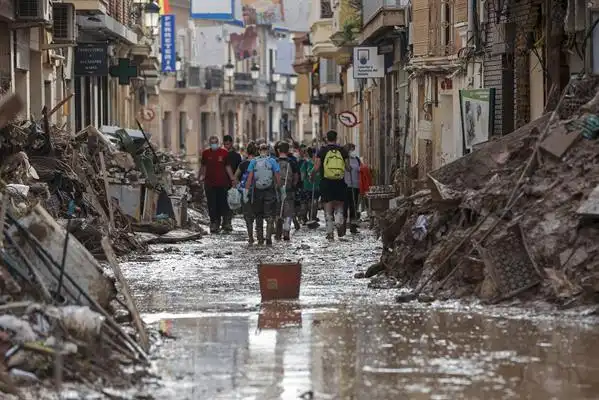 Intensas Lluvias en Valencia: Impacto y Consecuencias