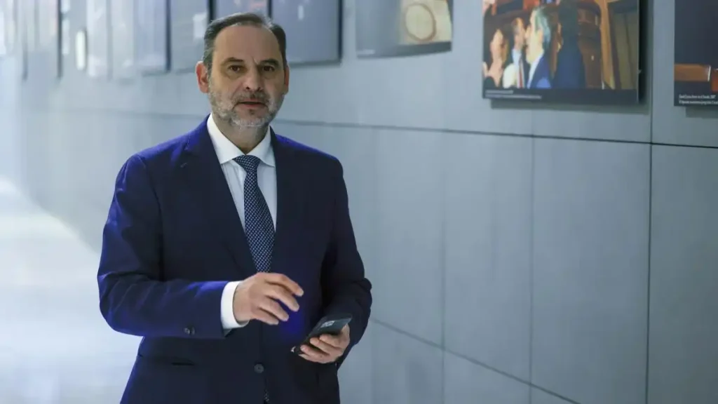 Investigación sobre José Luis Ábalos: Revelaciones de ingresos en efectivo y conexiones familiares