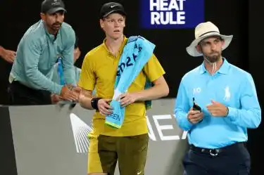 Jannik Sinner y el Calor Extremo: Un Partido Decisivo en el Open de Australia 2026