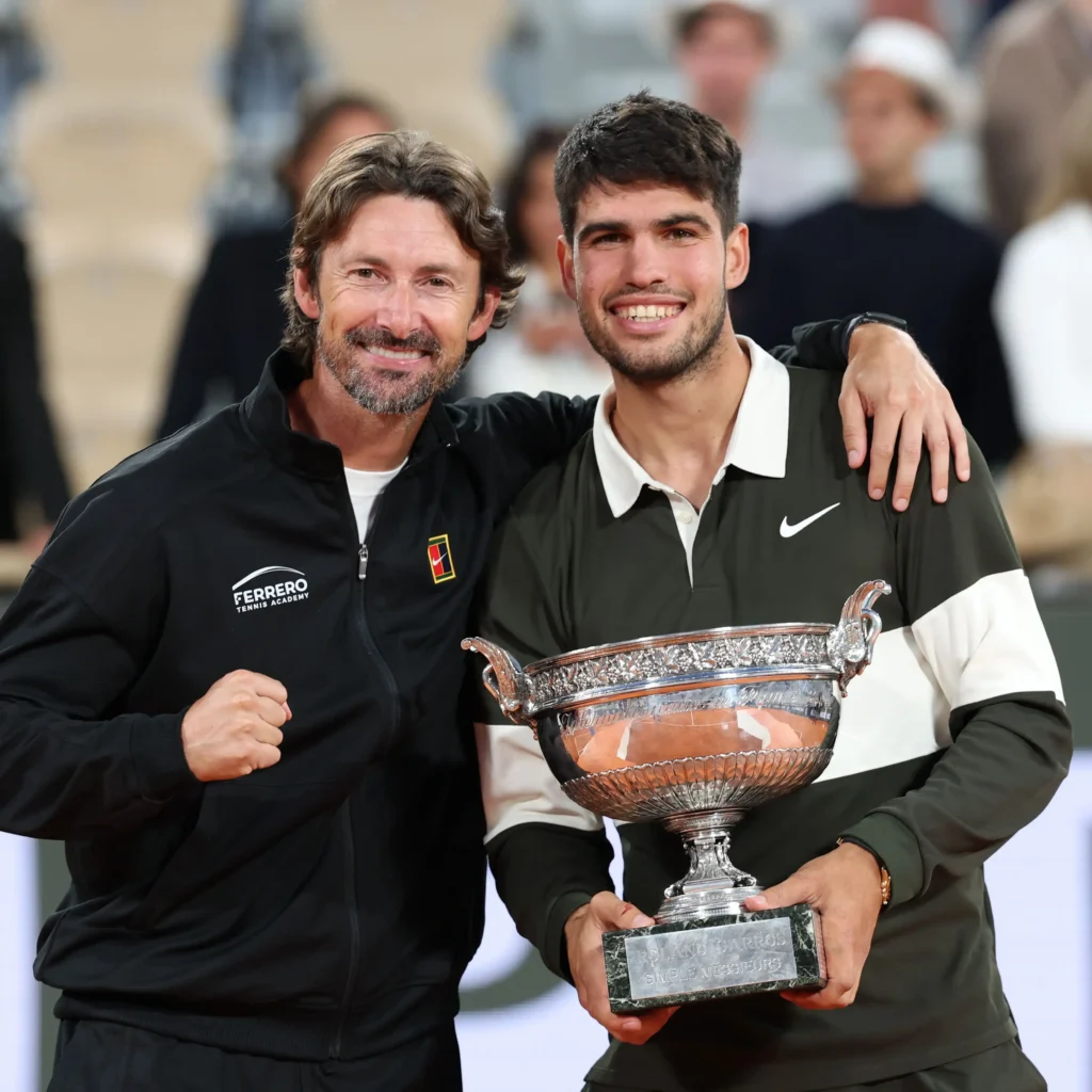 Juan Carlos Ferrero se reinventa como entrenador de golf tras su etapa con Alcaraz