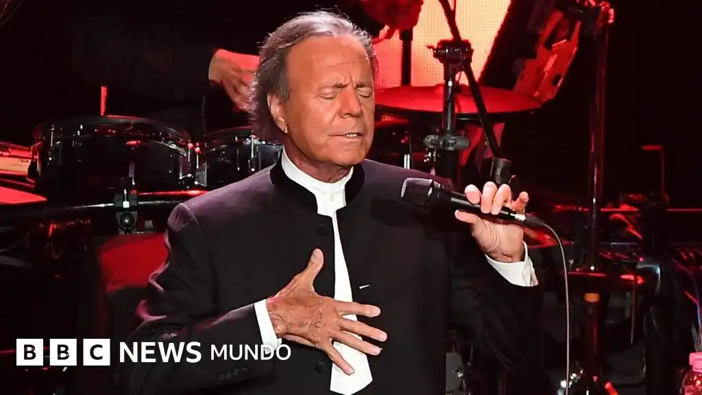 Julio Iglesias y las Denuncias de Agresión: Un Caso que Desafía la Justicia Española