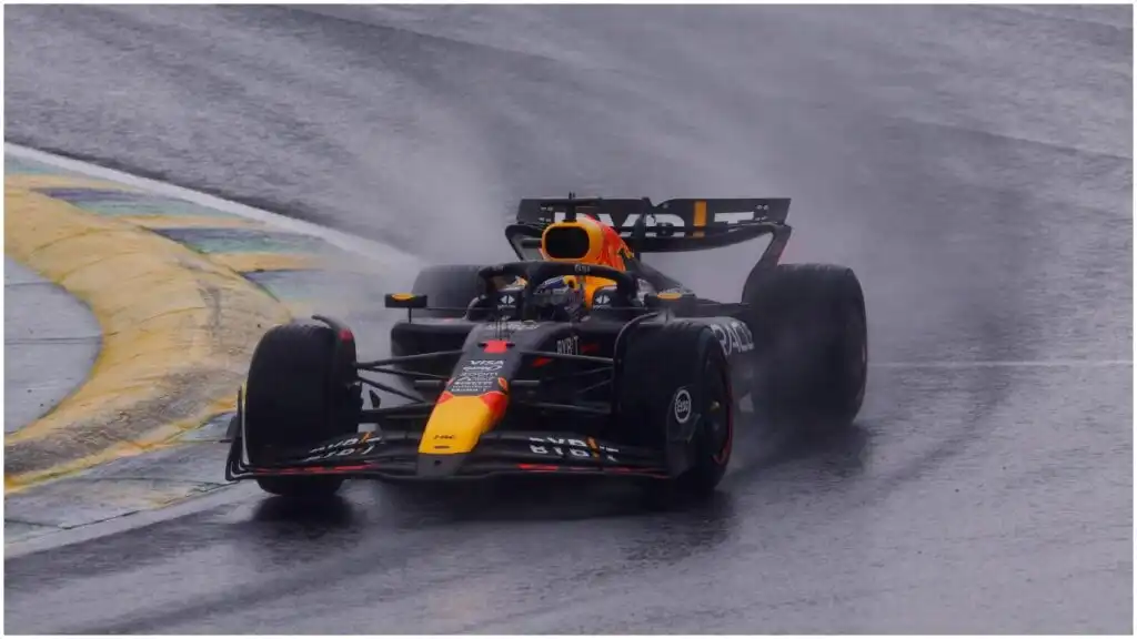 La Inesperada Remontada de Verstappen en la Fórmula 1: Un Drama de Milímetros
