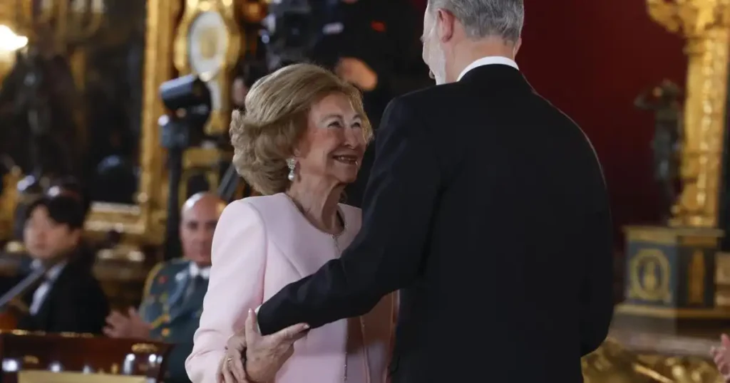 La Monarquía Española y su Rol en la Democracia: Un Reconocimiento a la Reina Sofía