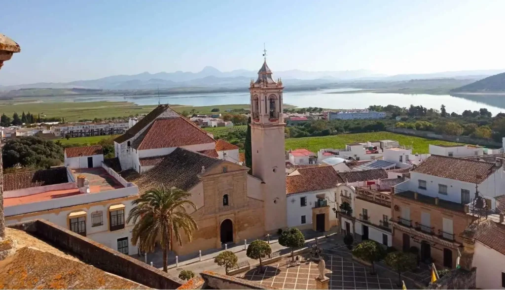 Los Encantadores Pueblos de Cádiz que Compiten por el Título de Mágico