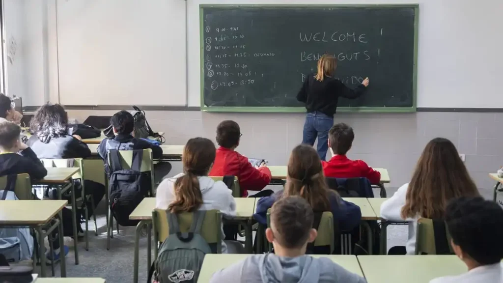 Nuevas Oportunidades en la Educación Pública Valenciana: Más de 2,000 Vacantes para Docentes