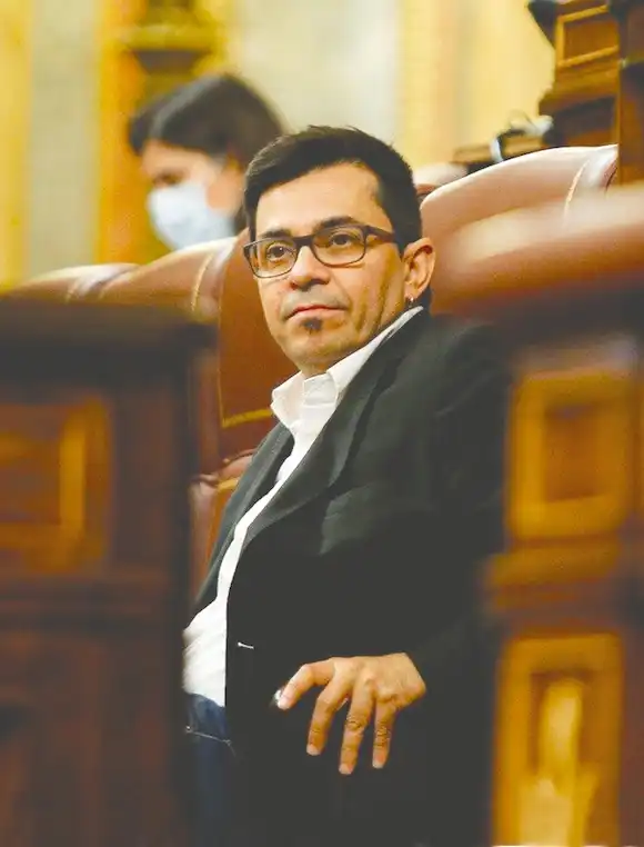 Perspectivas Políticas en Barcelona: La Visión de Gerardo Pisarello