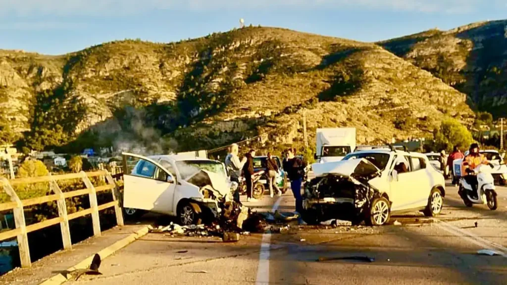 Trágico Accidente en Cullera: Una Vida Perdida en un Choque Frontal