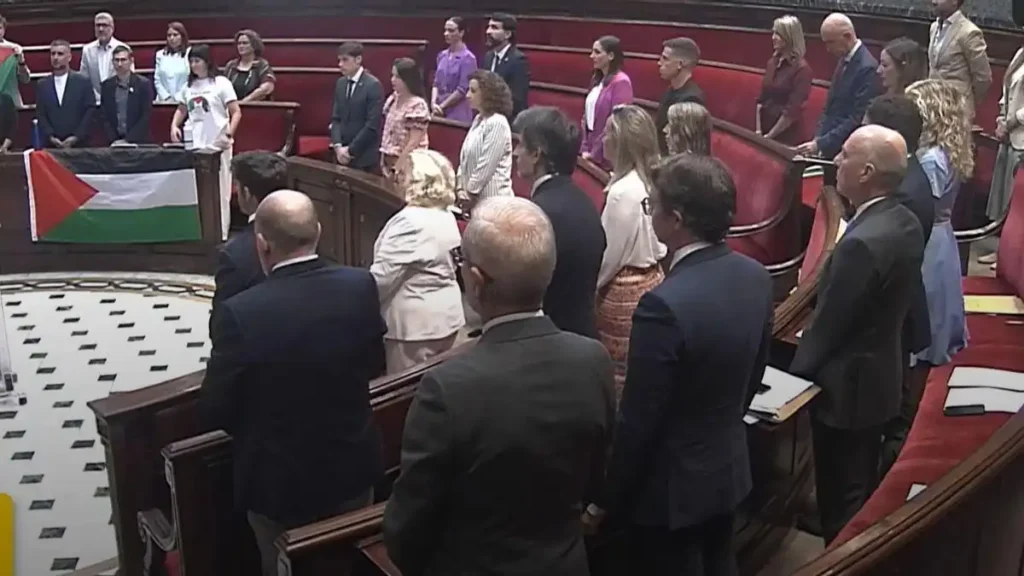 Un Minuto de Silencio por las Víctimas de Gaza en el Pleno Municipal de València