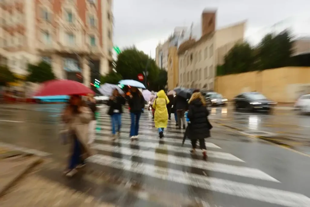 Valencia en Alerta Roja: La Borrasca Emilia Amenaza con Lluvias Torrenciales