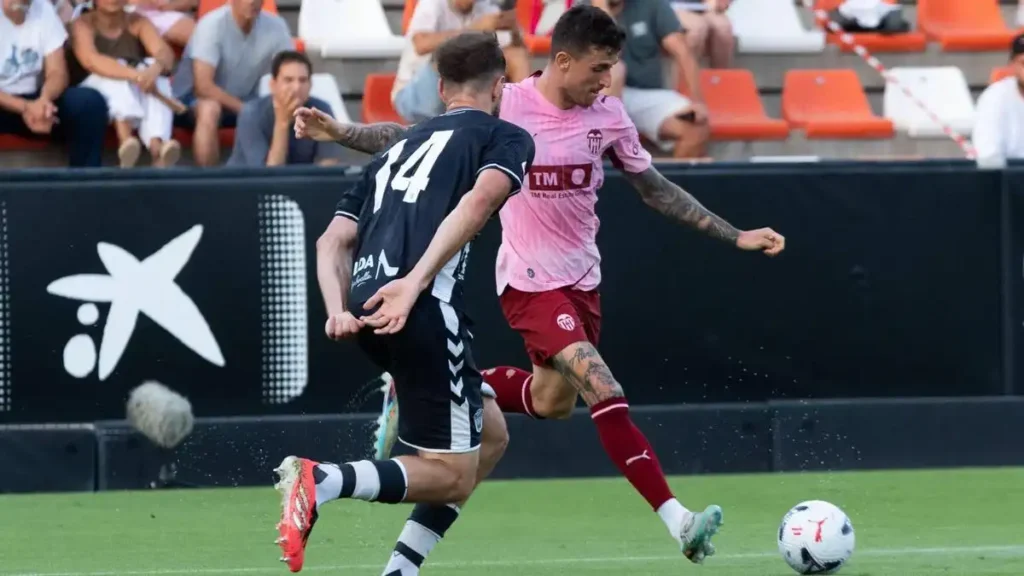 Dani Raba Valencia CF 2026: ¿Qué futuro tiene el mediapunta tras la pretemporada?