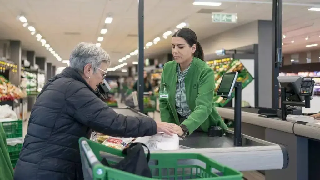 Sobrecostes en supermercados por la guerra de Irán: ¿cómo afecta a los precios de los alimentos?